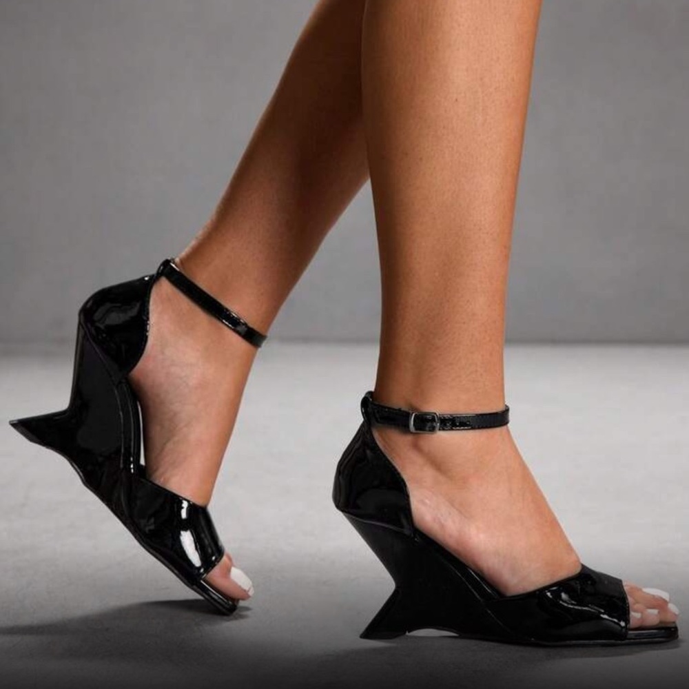 🆕 Patent Square Toe Wedge Sandals - Picture 5 of 10